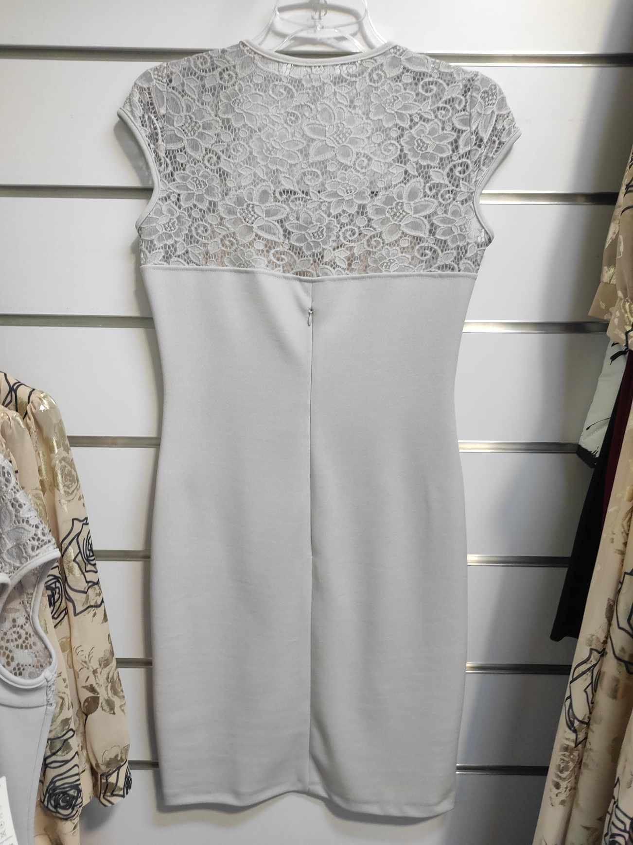 Dámské pouzdrové šaty VIGO šedostříbrné