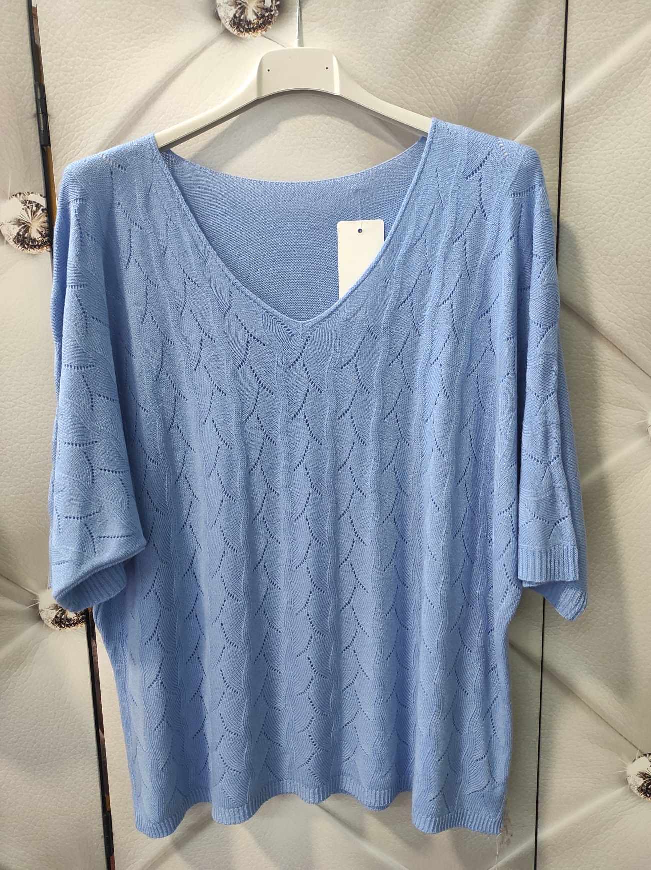 Lehká dámská halenka  jednobarevná