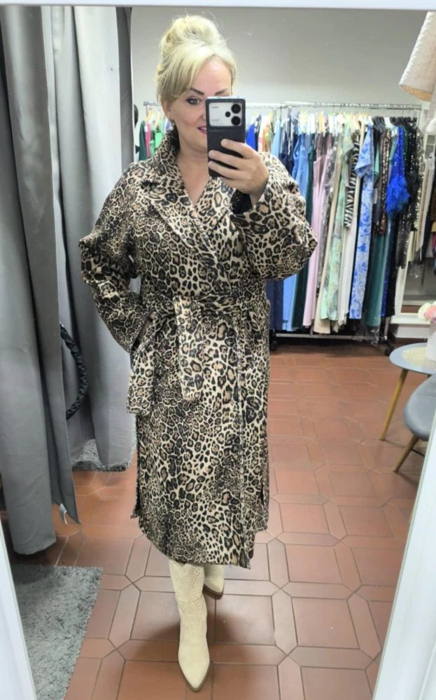 Dámský PLUS SIZE kabát leopardí