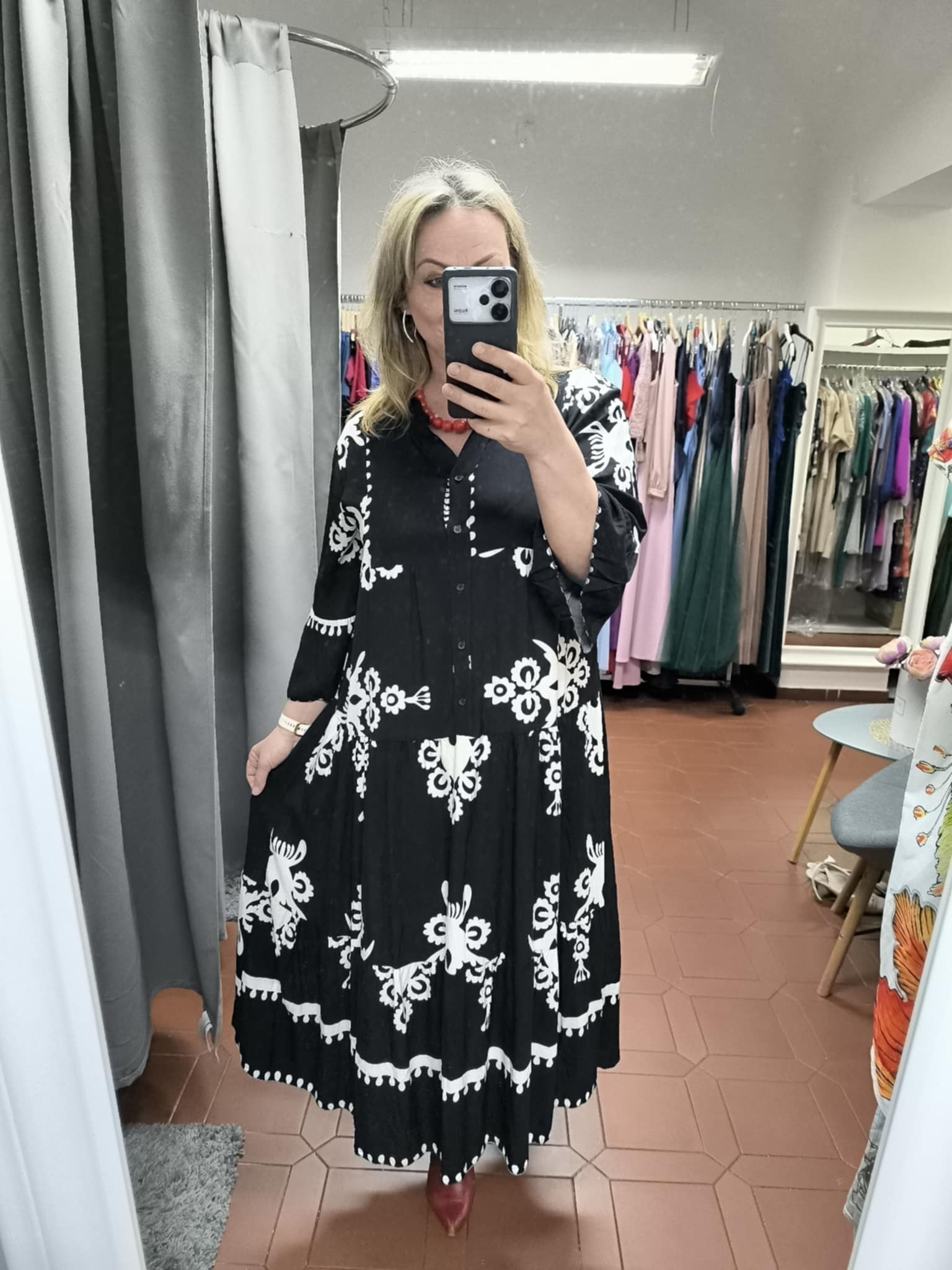 Lehké košilové PLUS SIZE šaty černé