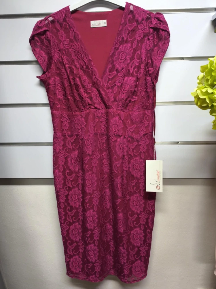 Pouzdrové krajkové šaty LISA bordó