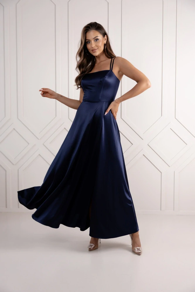 Dlouhé saténové společenské šaty NELL s rozparkem tmavě modré | Elegantní večerní šaty