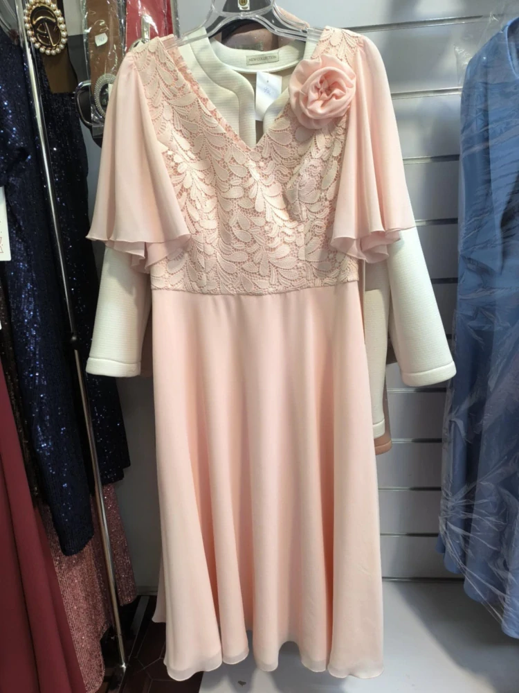 Elegantní pastelově růžové šaty 2603 s krajku a šifonovou sukní