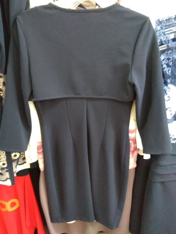 Elegantní dámské šaty OKTAN s bolérkem béžová/tmavě modrá