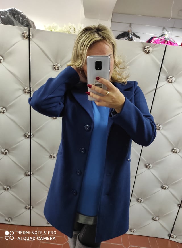 Elegantní dámský kabát tmavě modrý