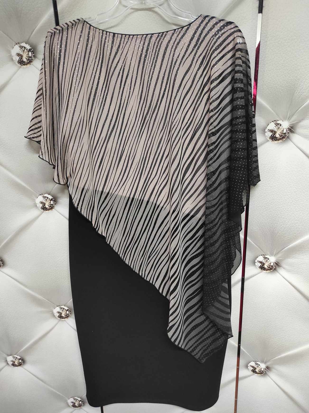 Elegantní PLUS SIZE šaty AURA černopudrové