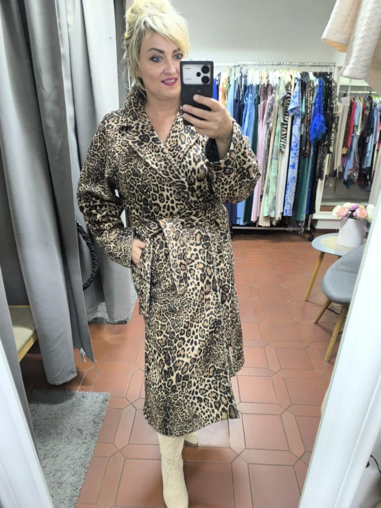 Dámský PLUS SIZE kabát leopardí