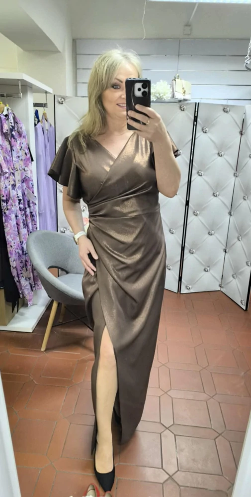 Elegantní dlouhé šaty LENA LONG s metalickým leskem čokoládově hnědé