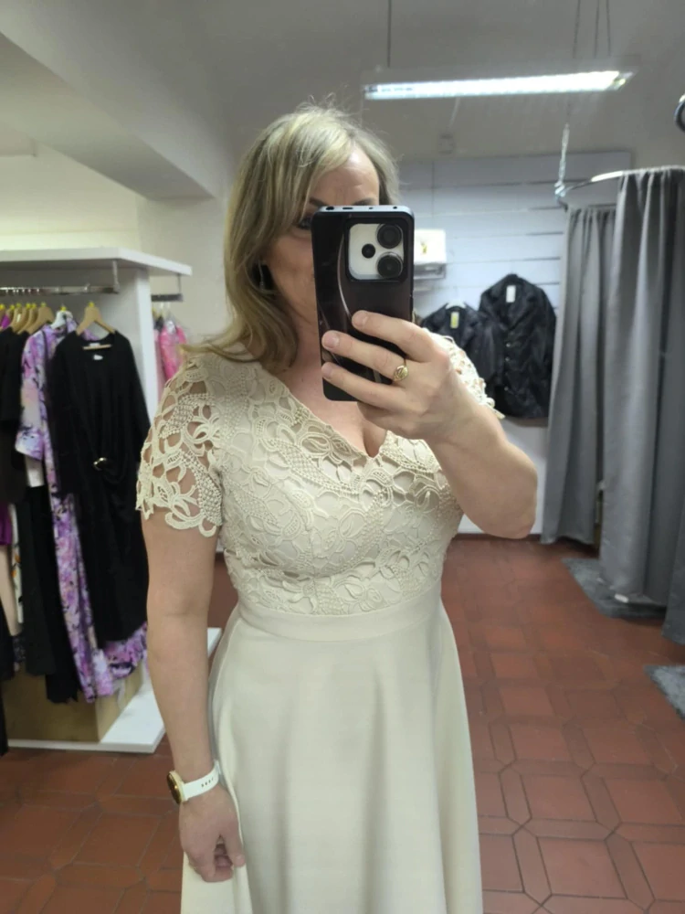 Béžové elegantní midi šaty s bolerkem a áčkovou sukní