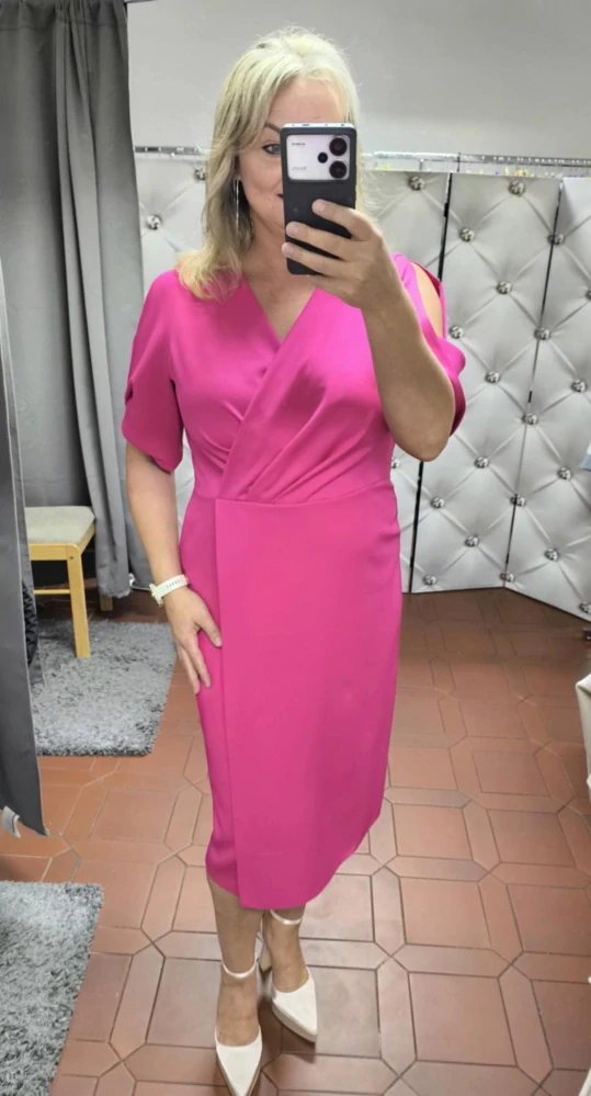 Elegantní pouzdrové šaty WIOLETTA v barvě magenta