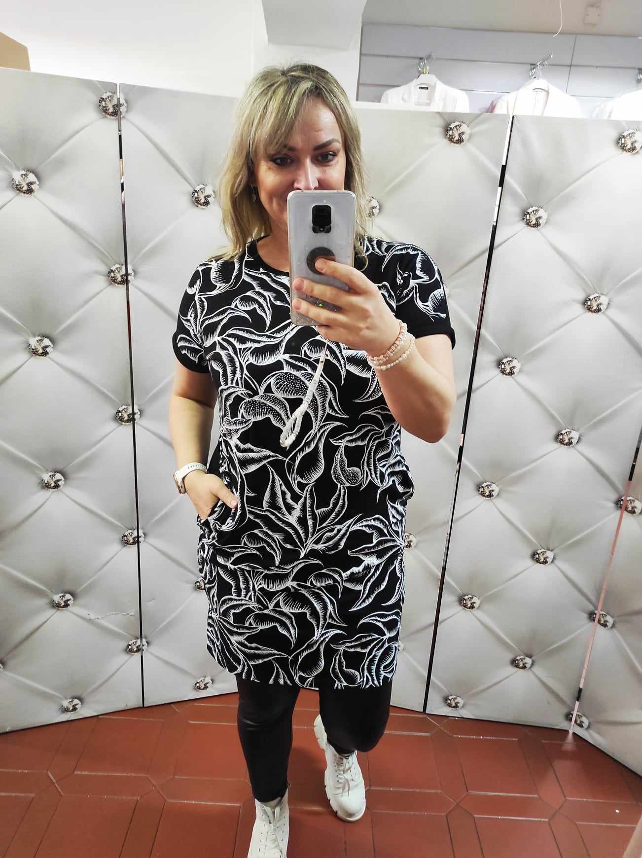 Bavlněné šaty s aplikací