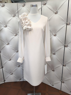 Luxusní pouzdrové šaty 2443 smetanové