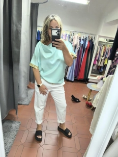 Stylové triko s lodičkovým výstřihem mentol