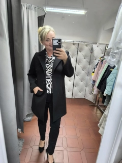 Elegantní dámský kabát černý