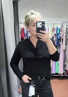 Elegantní halenka s vodou černá