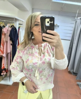 Lehká dámská halenka ROMANTIK s jemným květinovým vzorem