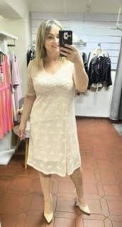 Elegantní dámské krajkové šaty LIRA pudrové