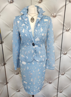 Dámský elegantní kostým světle modrý