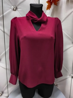 Elegantní košilová halenka vínová