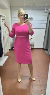 Elegantní dámské pouzdrové šaty SELI fuchsiové s 3/4 rukávem
